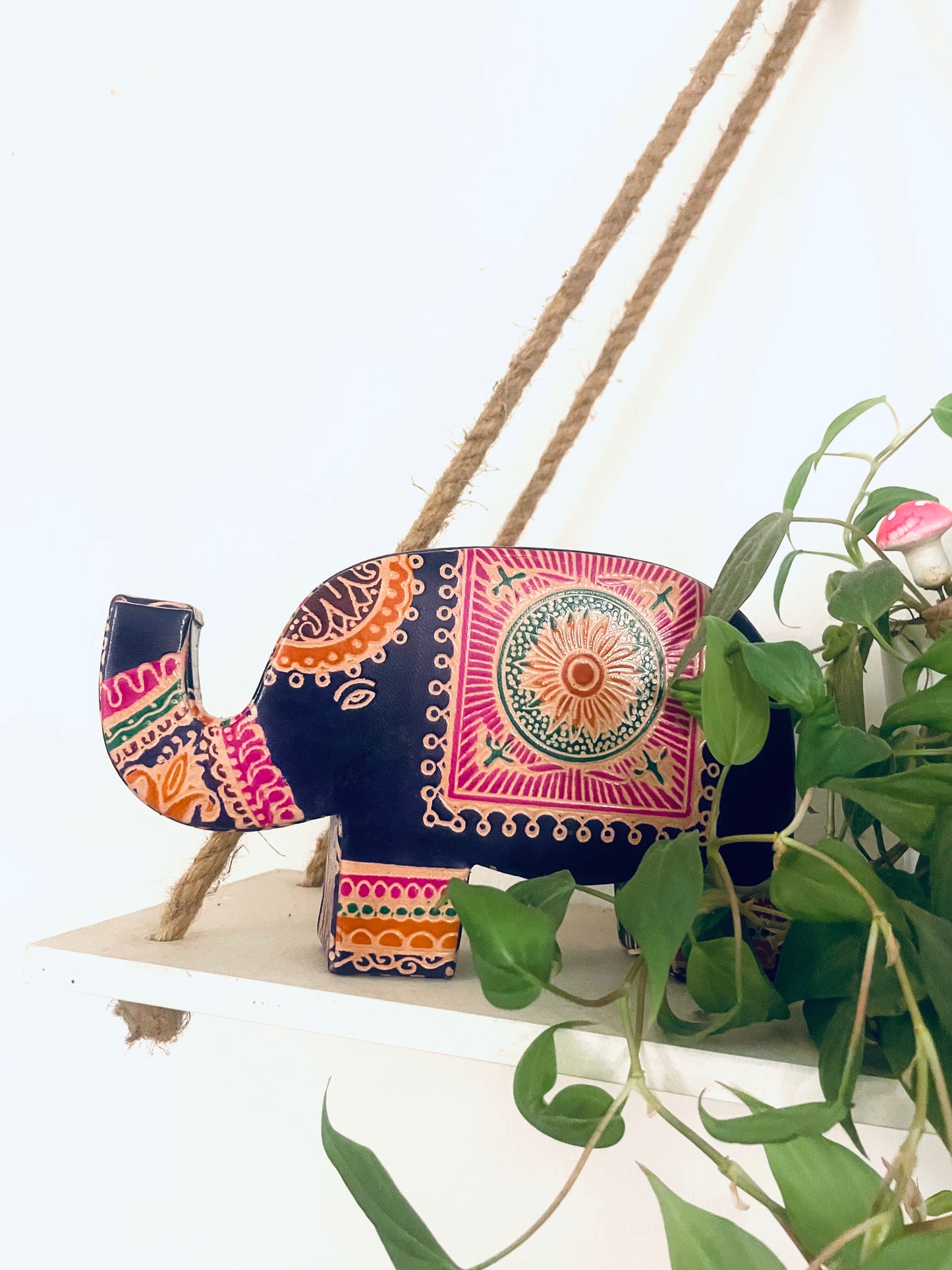 HandmadeLeatherElephant - decor / coin bank